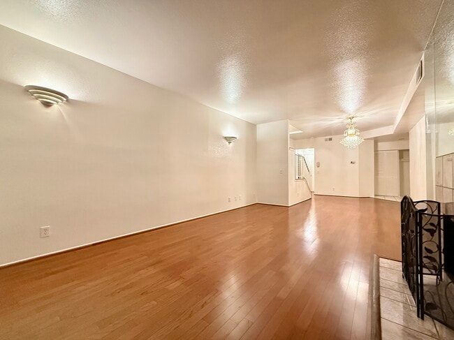 Photo - 14647 Dickens St Unit 4