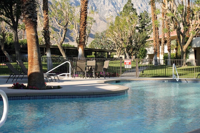 Building Photo - Palm Springs Villas - One Bedroom Condo