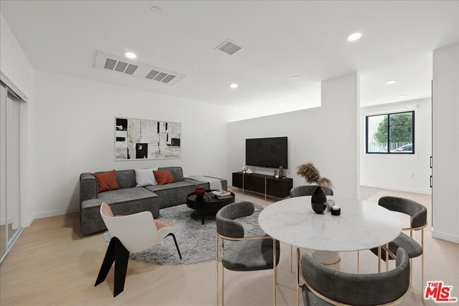 Photo - 3977 Beverly Blvd Unit 102