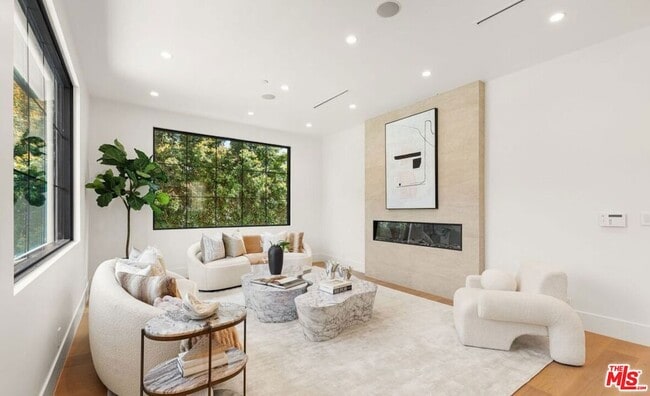 Photo - 2565 Patricia Ave