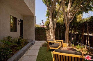 Building Photo - 2411 Abbot Kinney Blvd