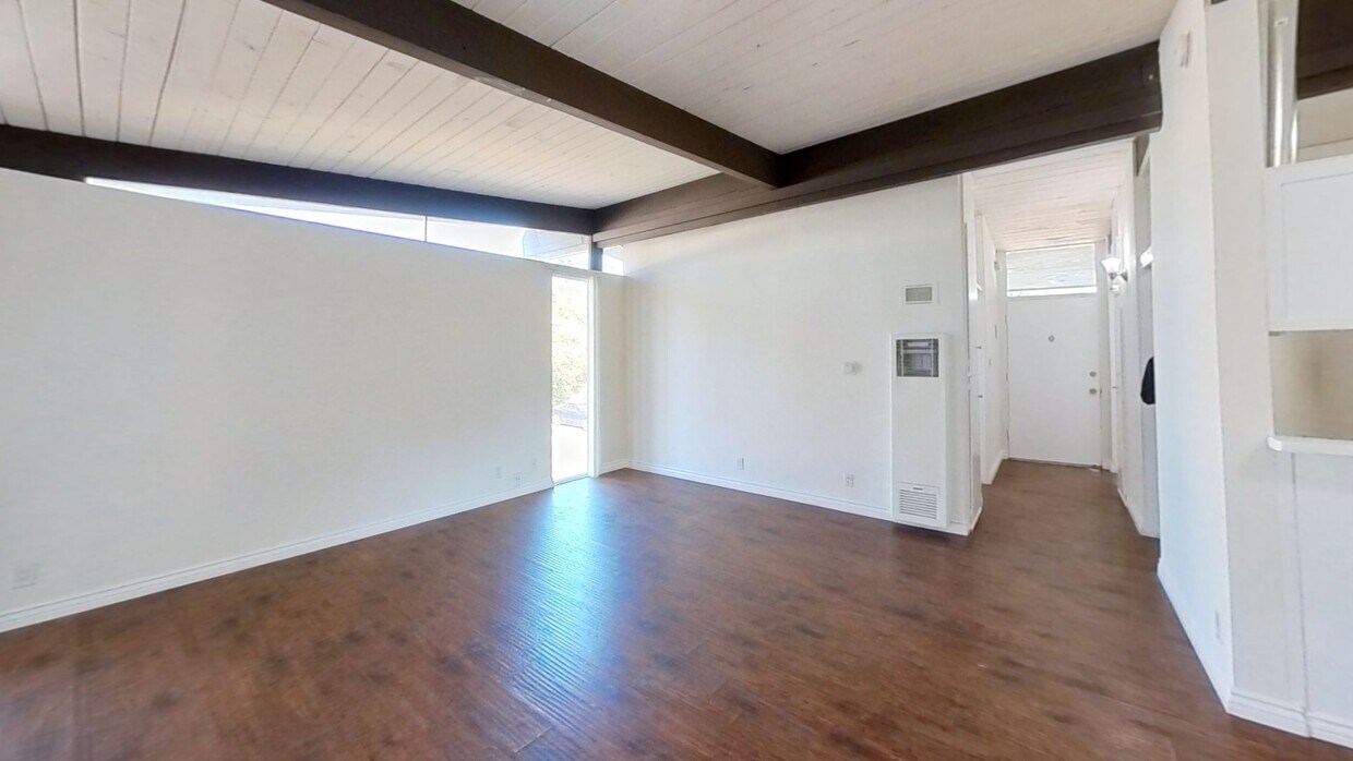 3D Tour - 11131 Rose Ave Apartment Unit 8