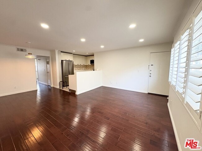 Photo - 957 S Gramercy Dr Unit 202