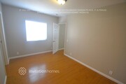 Photo - 1017 W 73rd St