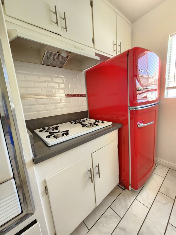 Photo - 18546 Clark St