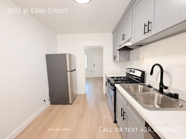 Photo - 3602 W 63rd St