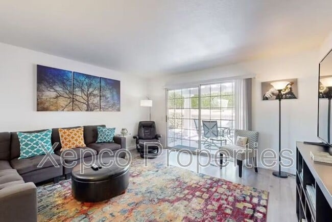 Building Photo - 505 S Farrell Dr Unit #D23
