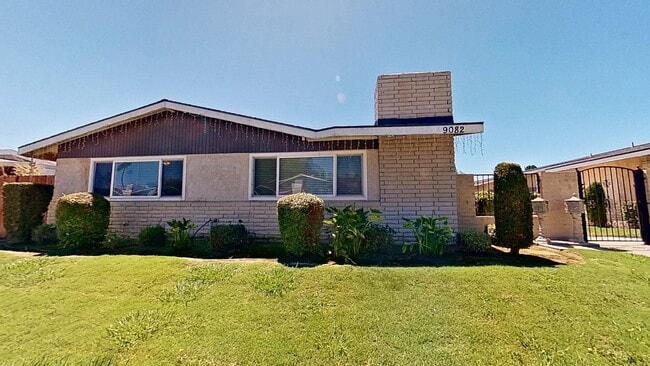 Building Photo - 9082 Central Ave Unit A