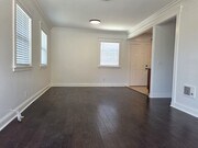 Photo - Adorable Beach-Close 2 Bedroom Bungalow in... House