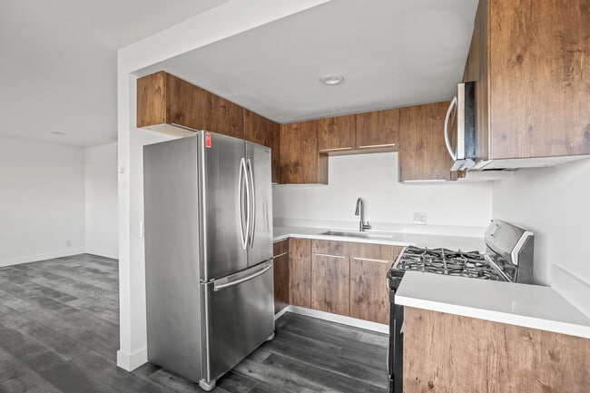 Photo - 215 N. Fickett St.