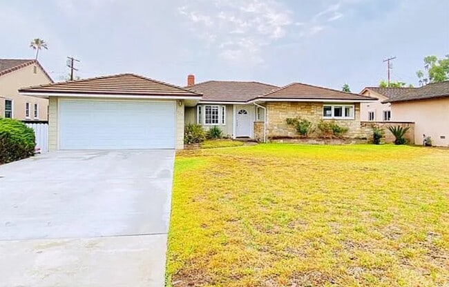 Building Photo - 224 Cabrillo Rd