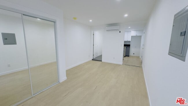 Building Photo - 1732 Crenshaw Blvd Unit 1/3