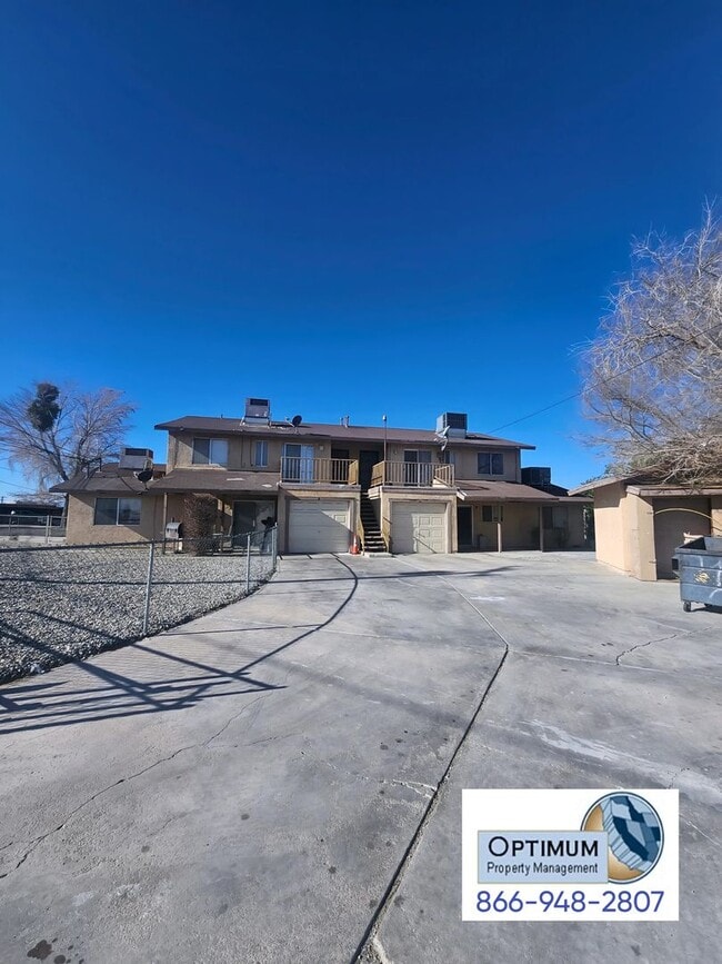 Building Photo - 15875 Green Hill Dr Unit 3