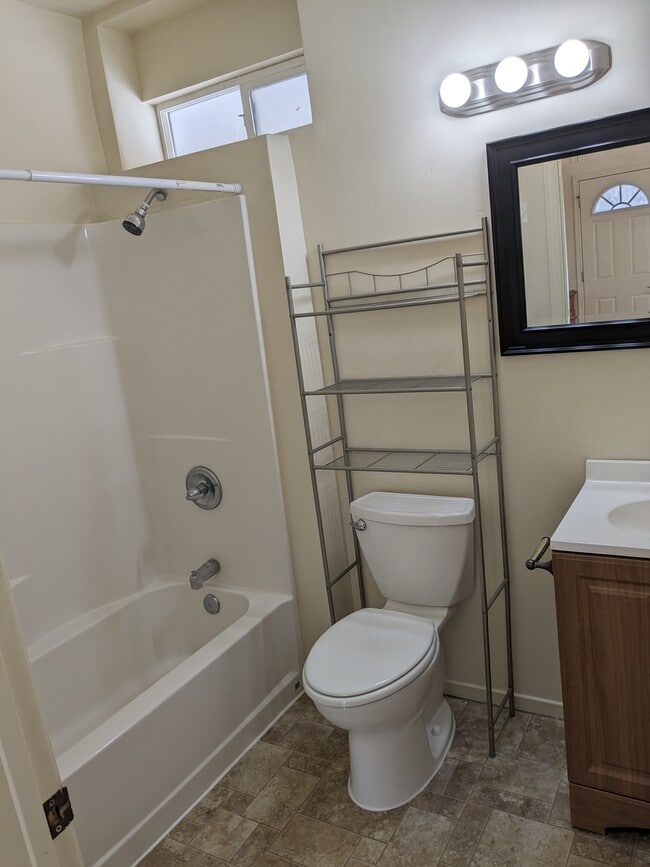 Photo - 2020 Tanglewood Dr Unit 2020 tanglewood  b