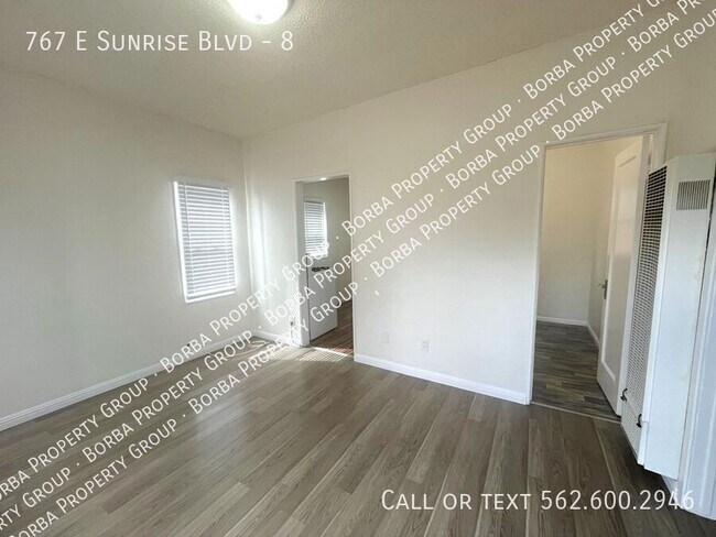 Building Photo - 767 E Sunrise Blvd Unit 8