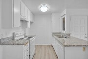 1BR, 1BA - 639SF - Kitchen - AMBERWOOD APARTMENTS