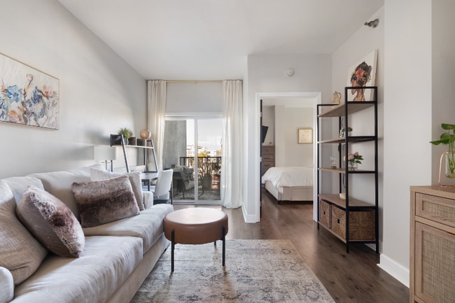 Photo - 2828 University Ave