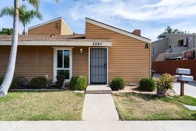 Building Photo - Renovated 3-Bedroom with Private Courtyard – Move-In Ready! Unit A