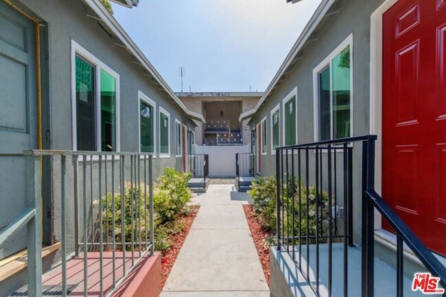 Photo - 1231 E Harvard St