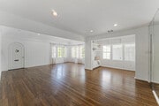Photo - 332 S Crescent Dr House