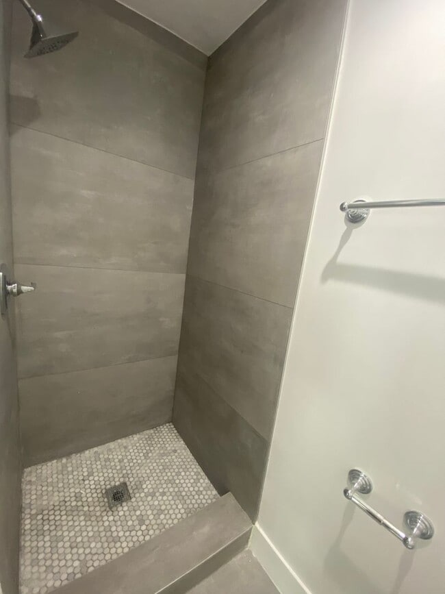 Photo - Top Floor 2bed2bath Apartment in Koreatown Unit 304