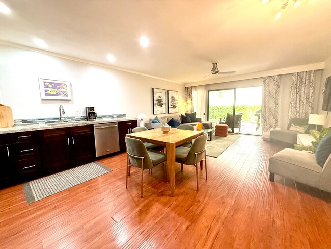 Photo - Furnished One Bedroom - Long Term - Smoke Tree Raquet Club Unit 511