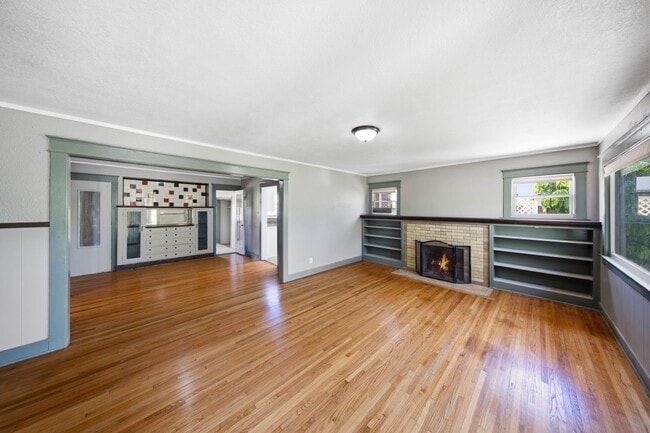 Photo - Classic Anaheim Living with Prime Location