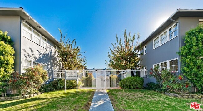 Photo - 5014 Clinton St Unit 5014 D