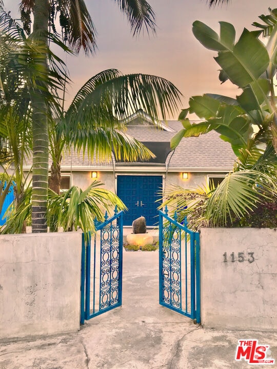 Building Photo - 1153 N Poinsettia Pl Rental