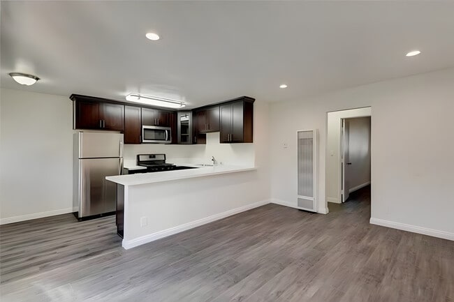 Photo - 1305 N Garfield Ave