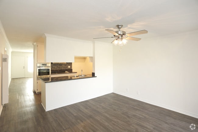 2BD, 1BA - 1100 SF - The Cottages