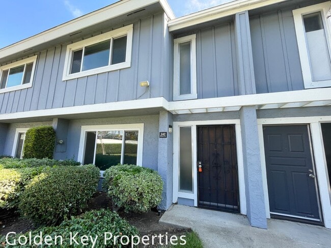 Building Photo - Charming 2 Bedroom, 2.5 Bathroom Condo – Pepperwood Villas, Oceanside