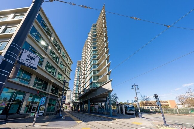 Building Photo - 1080 Park Blvd Unit 214 Rental
