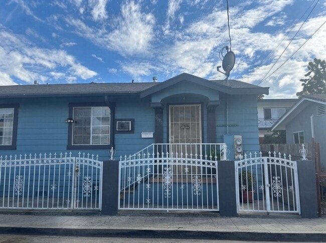 Building Photo - 4680 Lincoln Ave