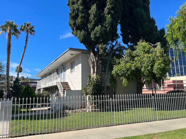 Photo - 14636-14638 Moorpark St
