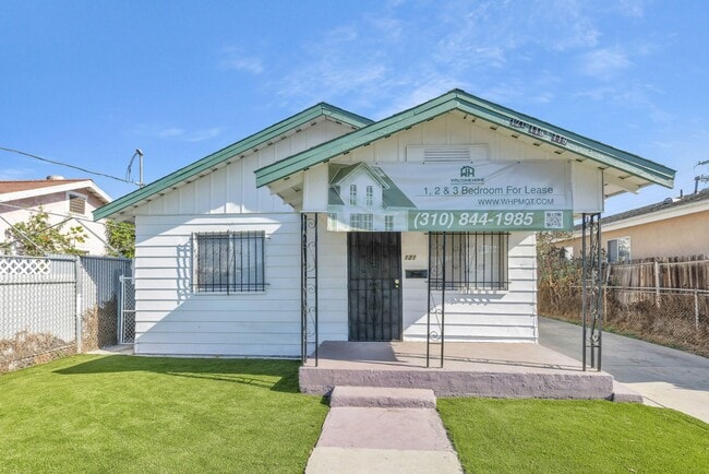 Photo - MODERN 2BED/1BATH APARTMENT WITH WASHER/DRYER HOOKUPS | SOUTH LA Unit 121