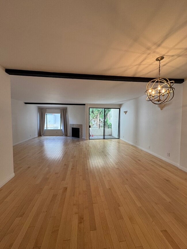 Dining Room - 1909 Pelham Ave Unit 104