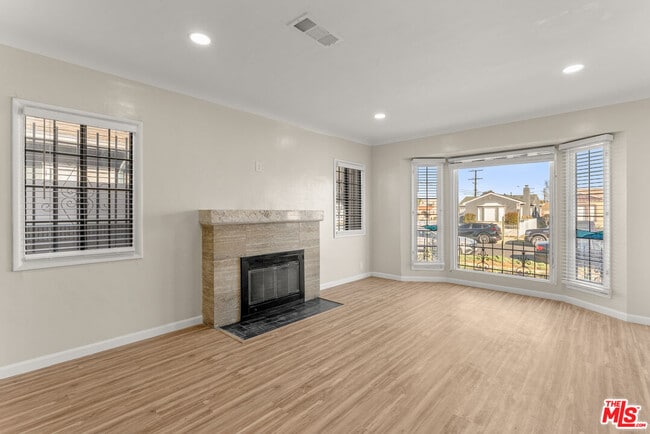 Photo - 8905 S Wilton Pl