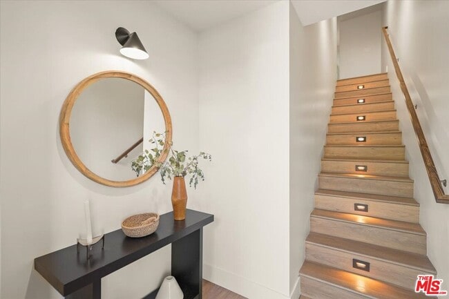 Photo - 1752 N Van Ness Ave Unit 1/2