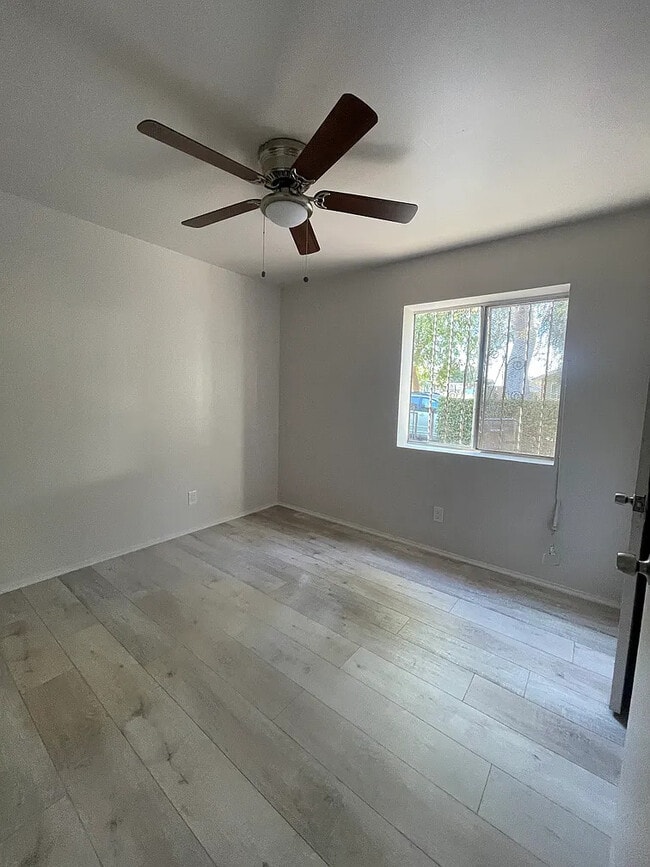 Photo - 118 E 84th Pl