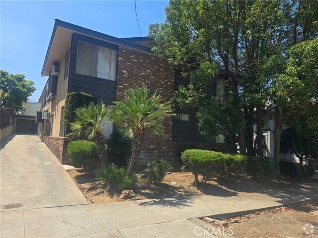 Building Photo - 13602 Penn St Unit 3 Rental