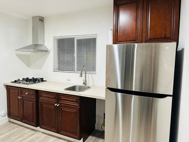 Photo - 2707 Cridge St