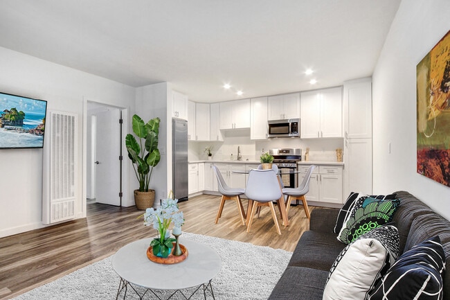 Photo - De Soto Valley Apartments