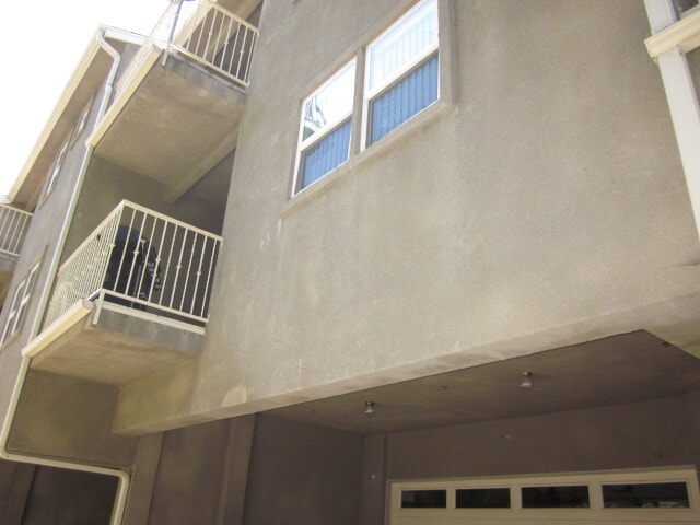 Two Balconies - 2283 Waltonia Dr