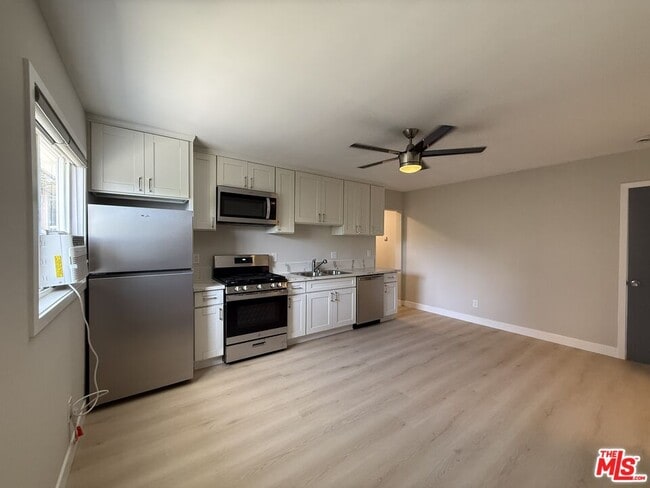 Building Photo - 1505 Cochran Ave Unit 1