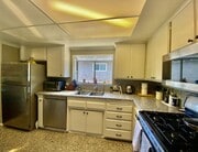 Kitchen - 802 Magnolia Ave