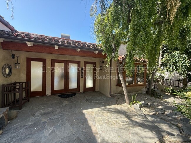 Photo - 2166 Palomar Ave