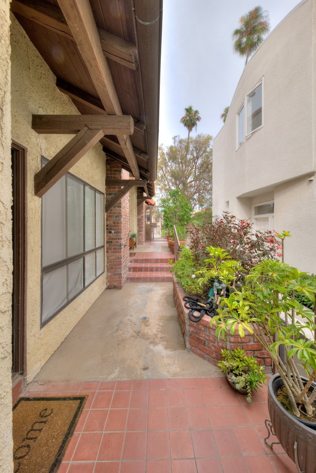 View to Street - 938 18th St