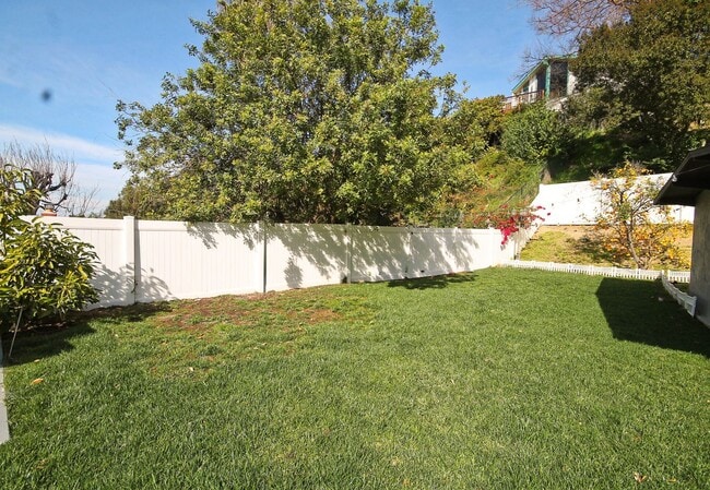 Photo - Unfurnished South of the BLVD. Minutes to Westside, Mulholland, 405. Roscomare Road Elementary