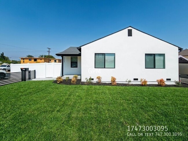 Photo - 6454 Gentry Ave House